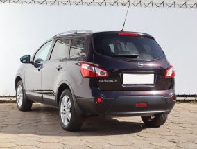 Nissan Qashqai+2 - 2010