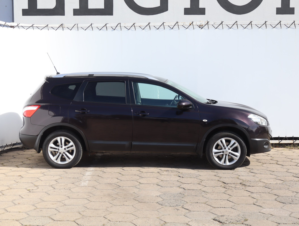 Nissan Qashqai+2
