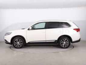 Mitsubishi Outlander - 2016