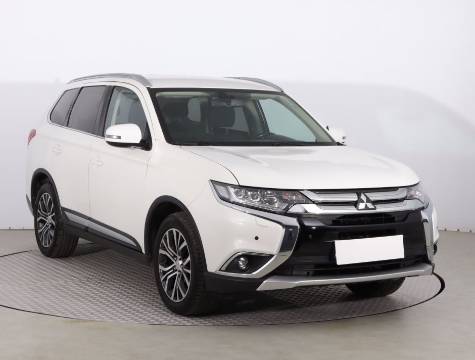 Mitsubishi Outlander - 2016