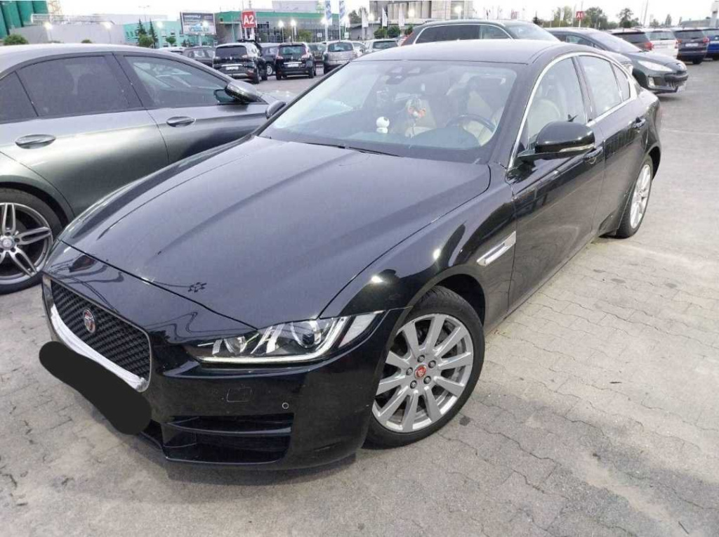 Jaguar XE
