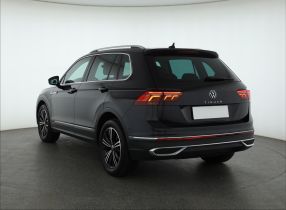 Volkswagen Tiguan - 2021