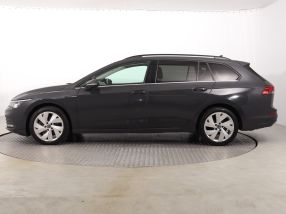 Volkswagen Golf - 2021