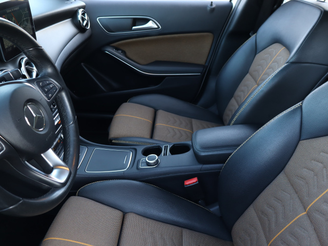 Mercedes-Benz GLA 220 4MATIC