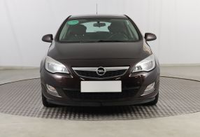 Opel Astra - 2012