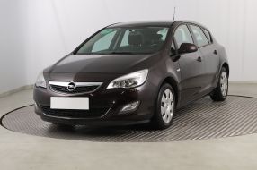 Opel Astra - 2012