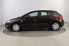 Opel Astra - 2012