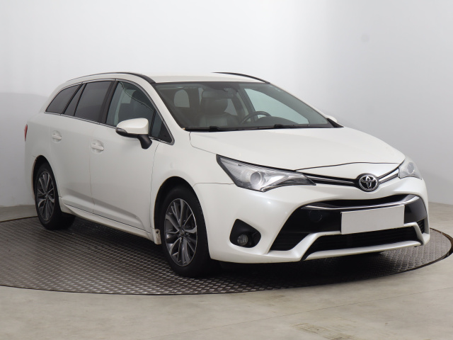 Toyota Avensis 2015