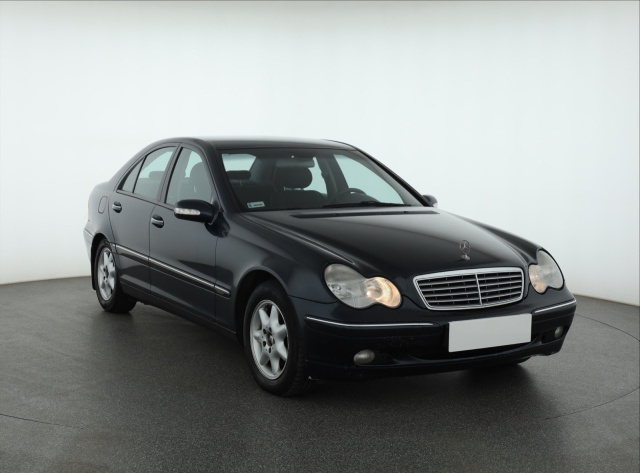 Mercedes-Benz C 2004