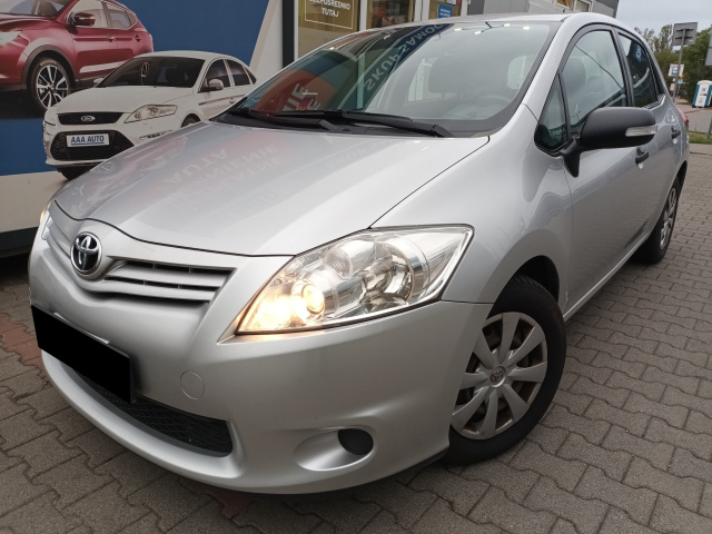 Toyota Auris 2011