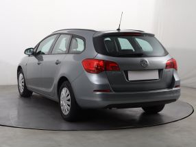 Opel Astra - 2013