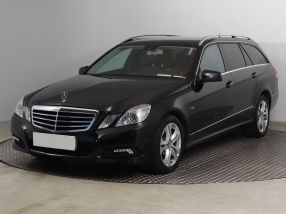 Mercedes-Benz E - 2010