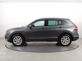 Volkswagen Tiguan - 2016