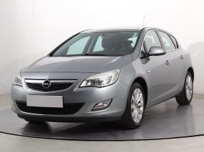Opel Astra - 2011