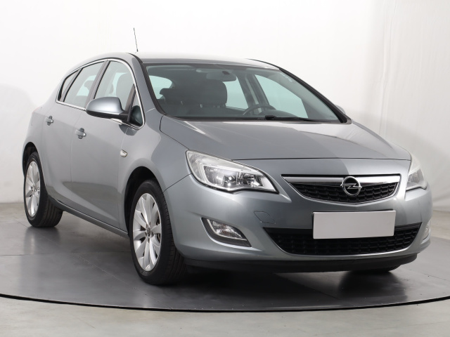 Opel Astra 2011