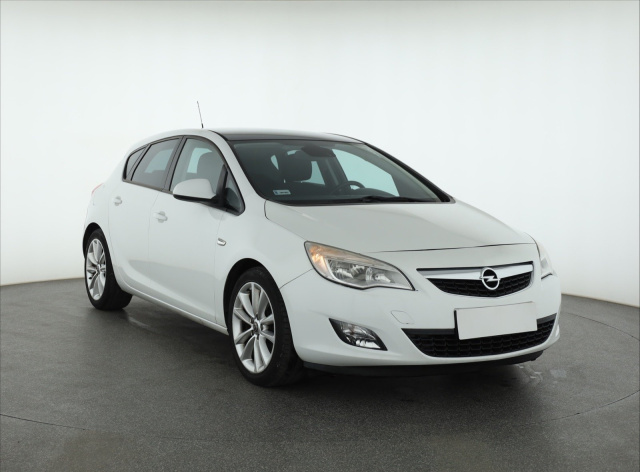 Opel Astra 2012
