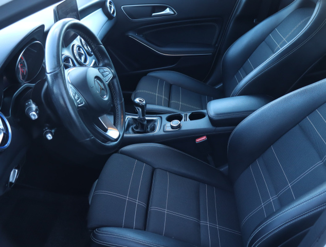 Mercedes-Benz GLA 180