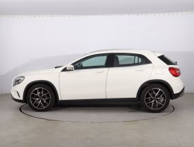 Mercedes-Benz GLA - 2016