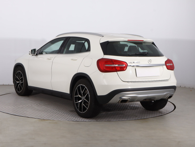 Mercedes-Benz GLA 180