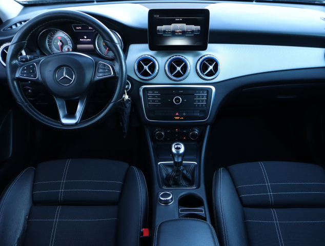 Mercedes-Benz GLA 180