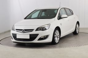 Opel Astra - 2012