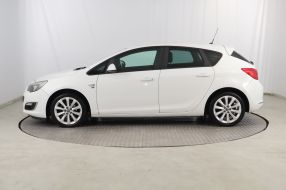 Opel Astra - 2012