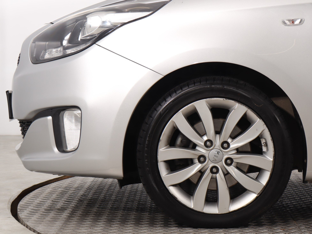 Kia Carens