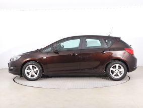 Opel Astra - 2013