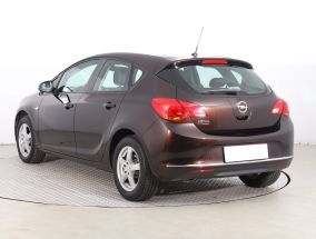 Opel Astra - 2013