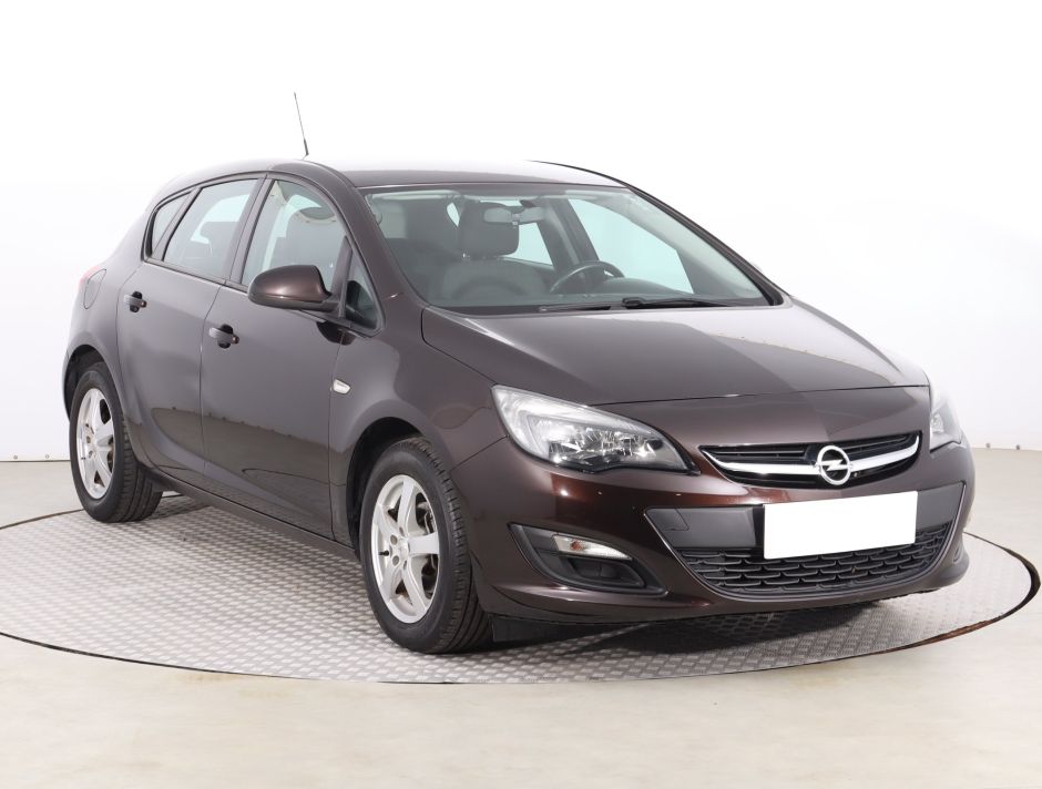 Opel Astra - 2013