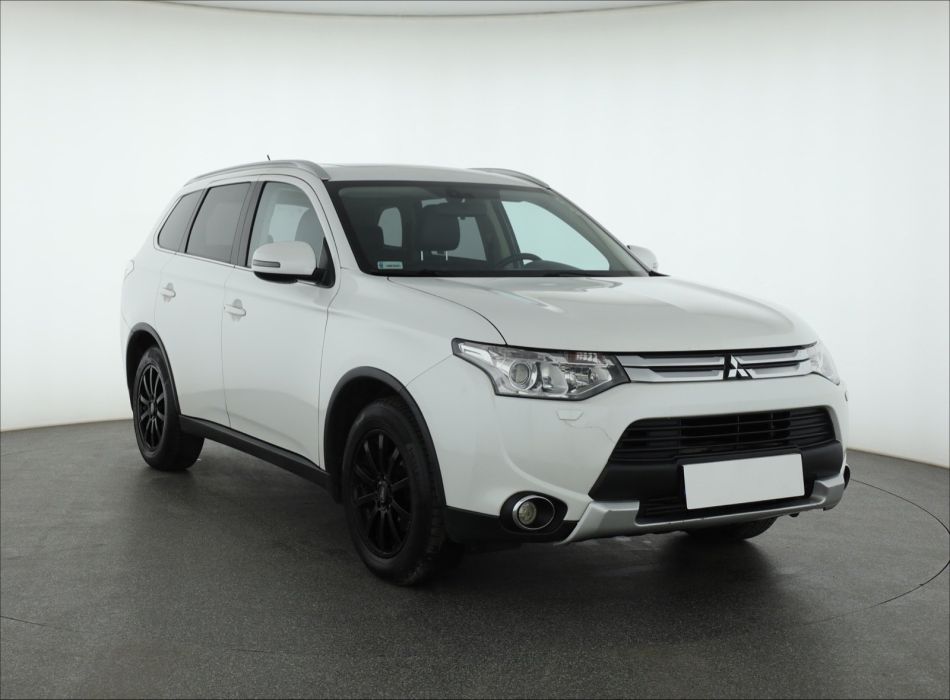 Mitsubishi Outlander - 2014