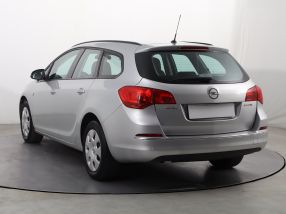 Opel Astra - 2014