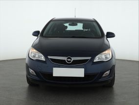 Opel Astra - 2011