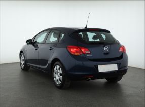 Opel Astra - 2011