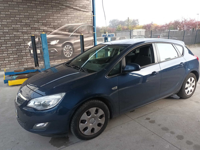 Opel Astra 2011