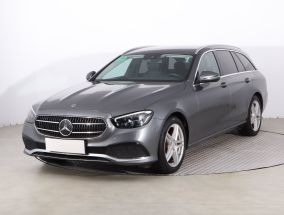 Mercedes-Benz E - 2020