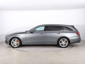 Mercedes-Benz E - 2020