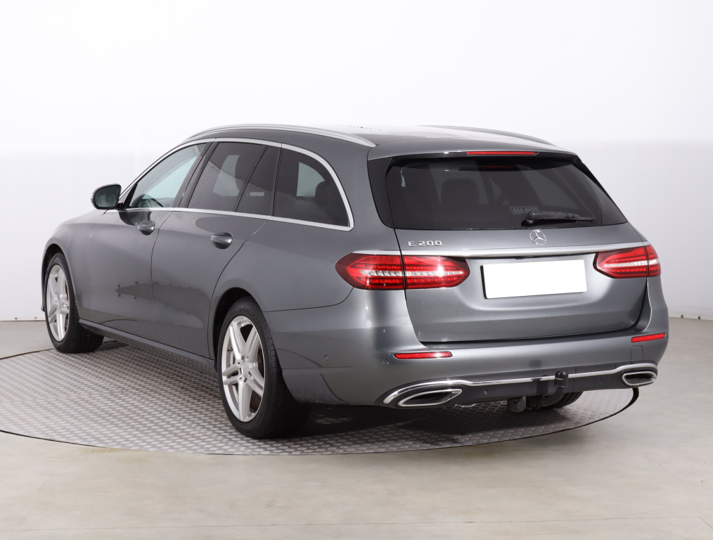 Mercedes-Benz E