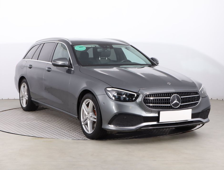 Mercedes-Benz E - 2020