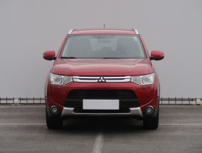 Mitsubishi Outlander - 2015