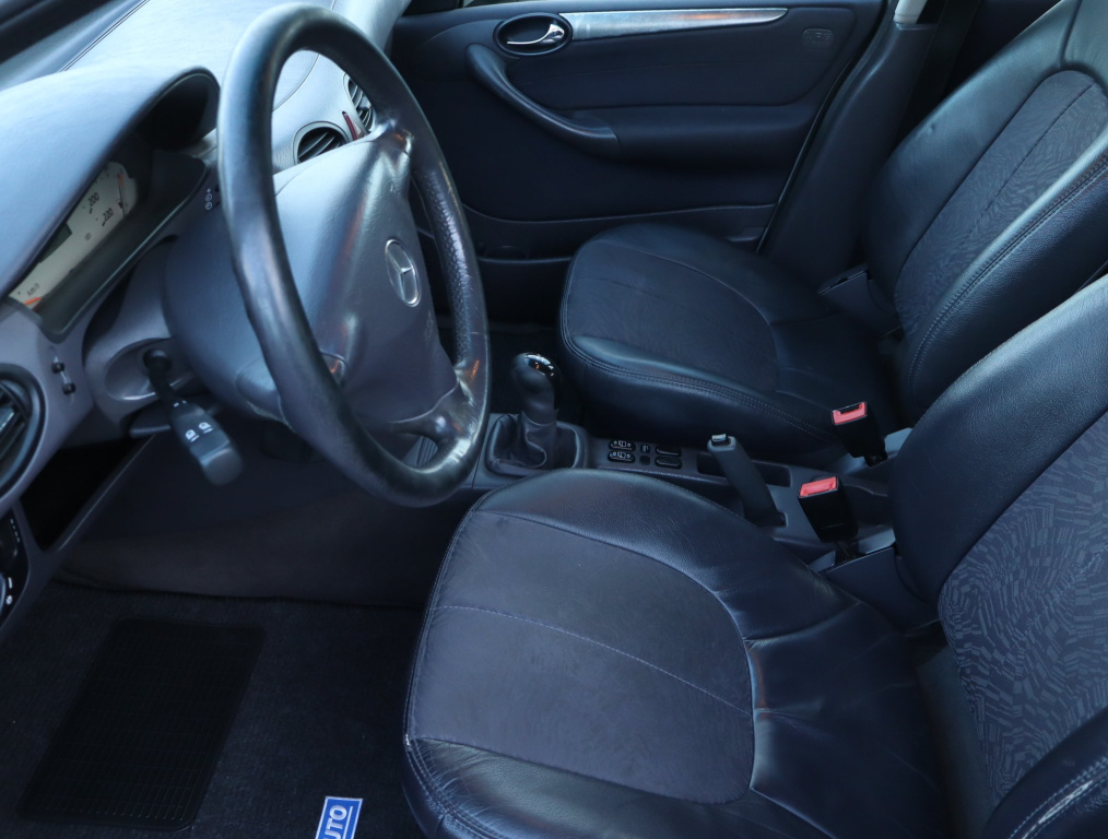 Mercedes-Benz A