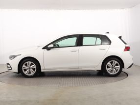 Volkswagen Golf - 2021
