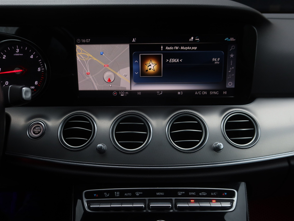 Mercedes-Benz E