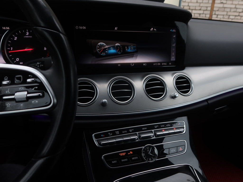 Mercedes-Benz E