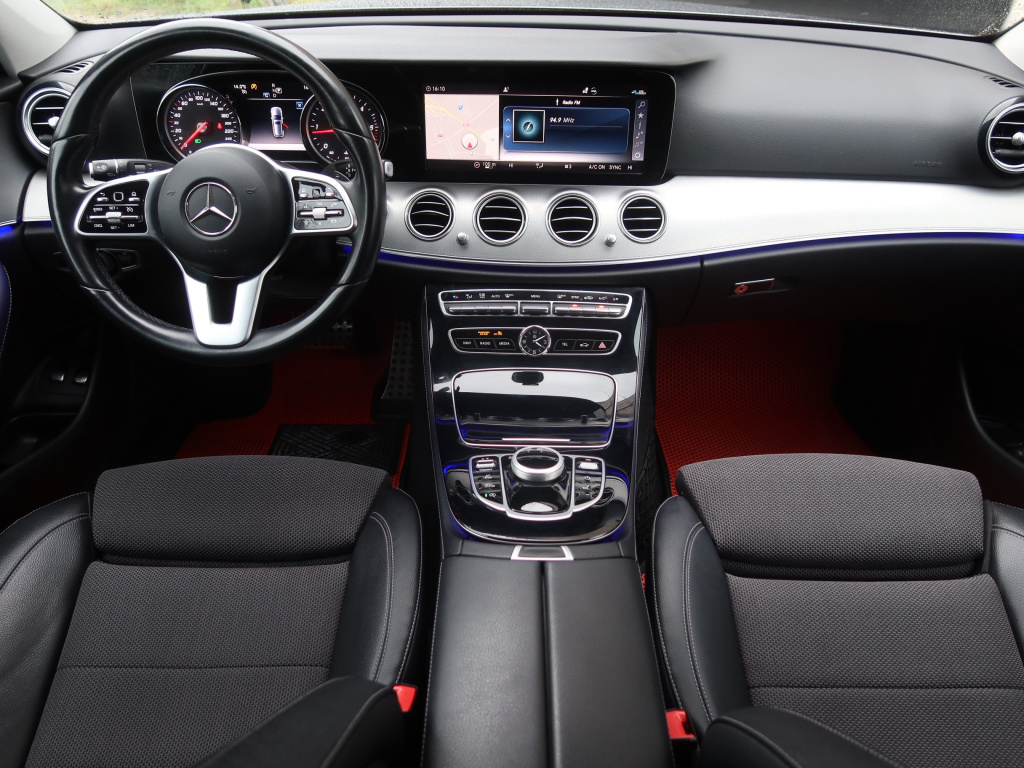 Mercedes-Benz E