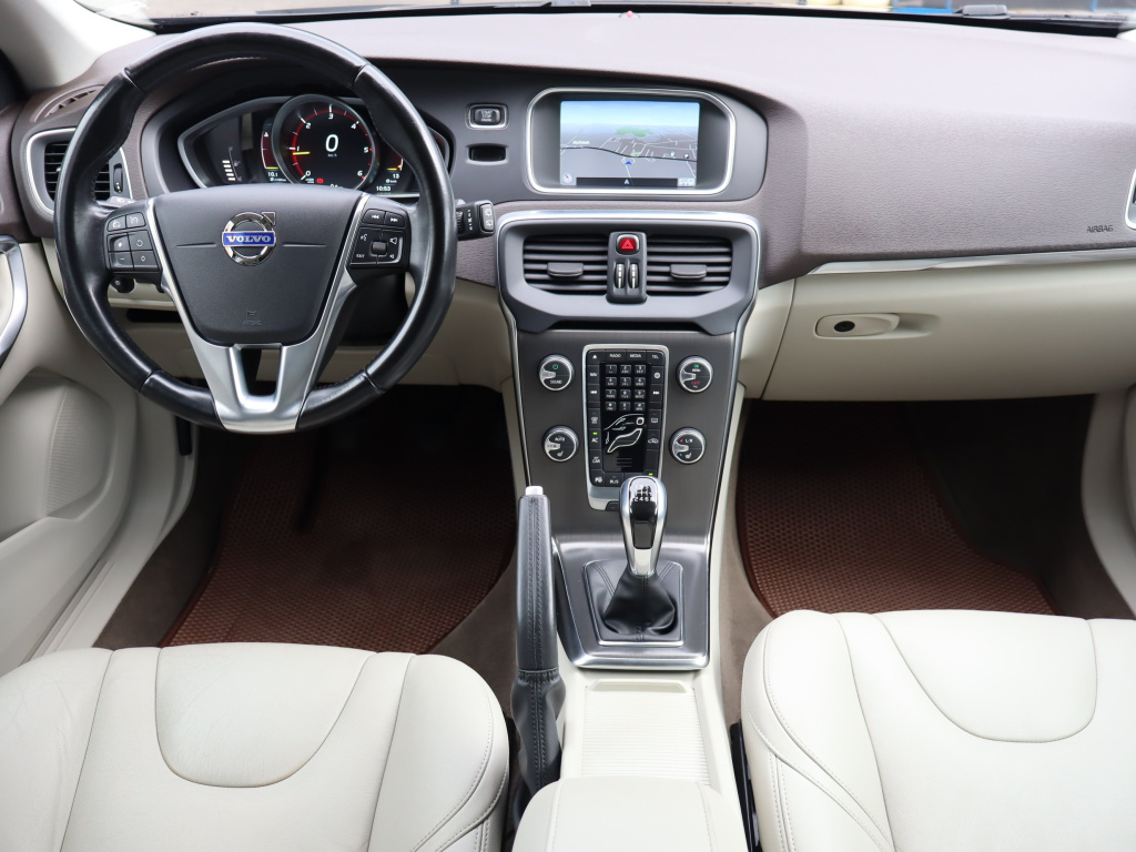 Volvo V40