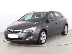 Opel Astra - 2012