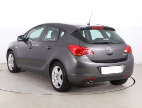 Opel Astra - 2012