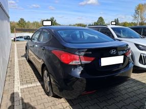 Hyundai Elantra - 2012