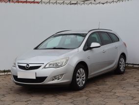 Opel Astra - 2011